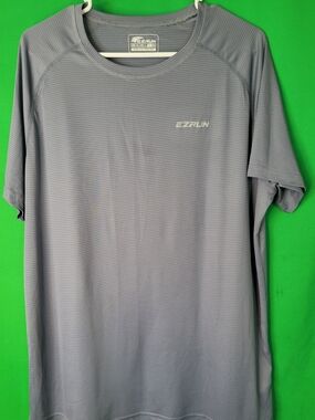 Reflective Logo Grey Performance Top EZRun Men's Short-sleeve Athletic